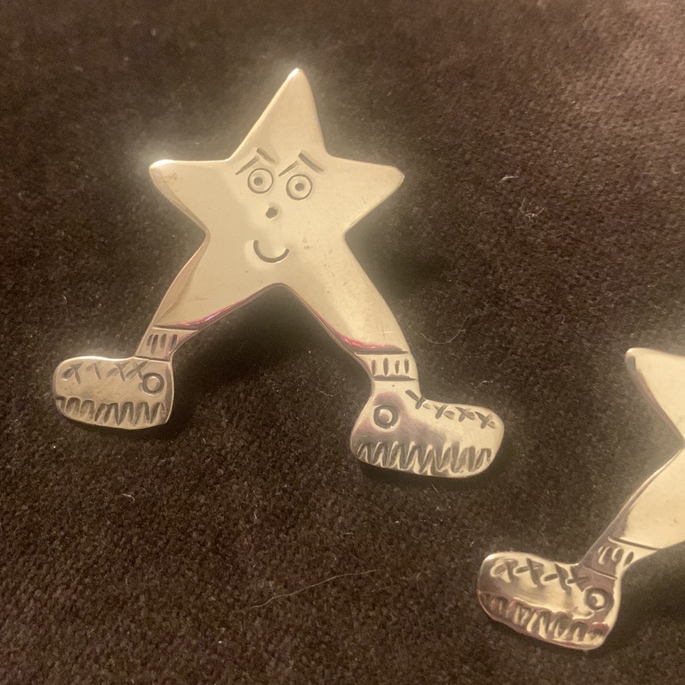 Sterling silver pickle ball stars earrings. - Picture 4 of 9